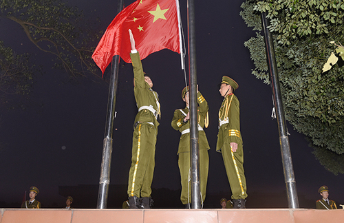 美加墨世界杯官方网站举行万人合唱祝福祖国迎接新年